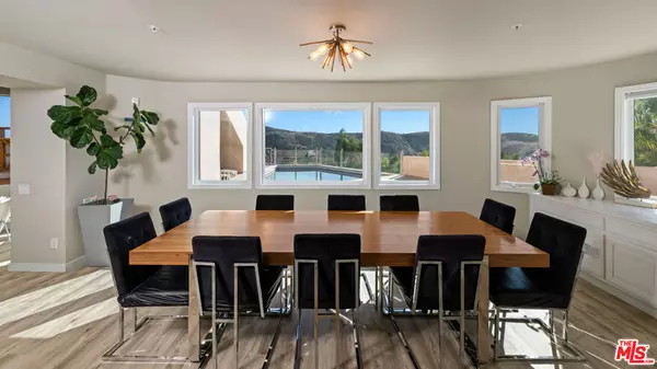 Bell Canyon, CA 91307,28 Ranchero RD