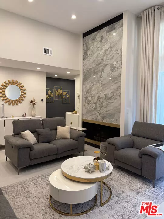 Marina Del Rey, CA 90292,13218 Fiji WAY #J