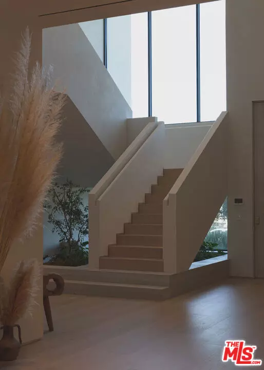 Encino, CA 91436,17177 Adlon RD