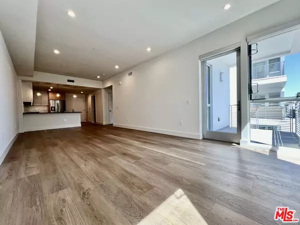 West Hollywood, CA 90046,1001 N FAIRFAX AVE #304