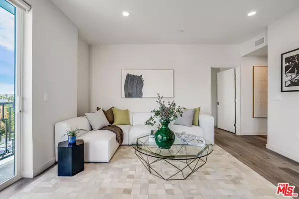 Los Angeles, CA 90035,1101 S Bedford ST #301