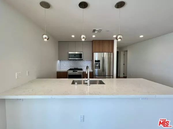 West Hollywood, CA 90046,8017 W NORTON AVE #405