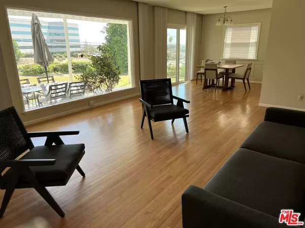 5604 S Chariton AVE, Ladera Heights, CA 90056