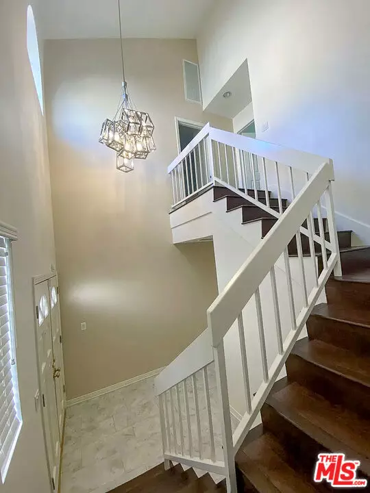 Encino, CA 91316,5200 White Oak AVE #36