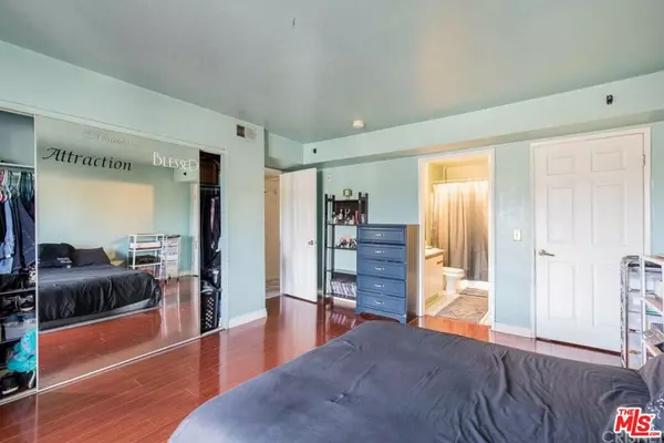 San Fernando, CA 91340,10901 Laurel Canyon BLVD #201