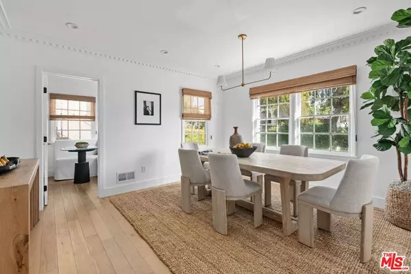 Los Angeles, CA 90049,179 Barlock AVE