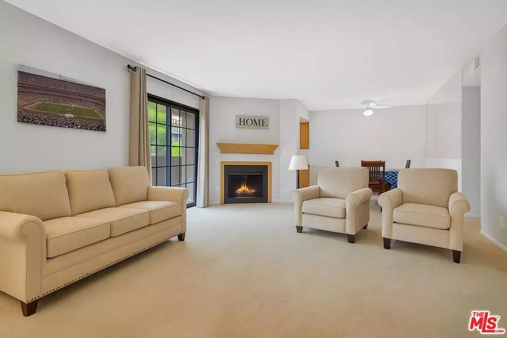 Chatsworth, CA 91311,10220 De Soto AVE #24