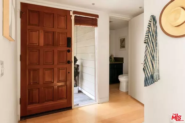 Los Angeles, CA 90025,1717 Stoner AVE #111