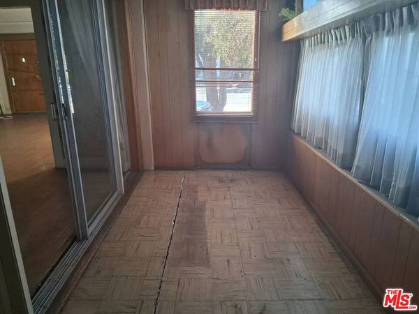 Los Angeles, CA 90016,2025 West BLVD