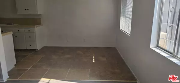 Los Angeles, CA 90018,2630 S La Salle AVE #5