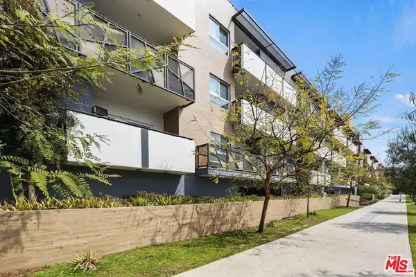 Los Angeles, CA 90004,518 N Gramercy PL #ph3