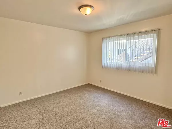 Santa Monica, CA 90403,912 6th ST #8