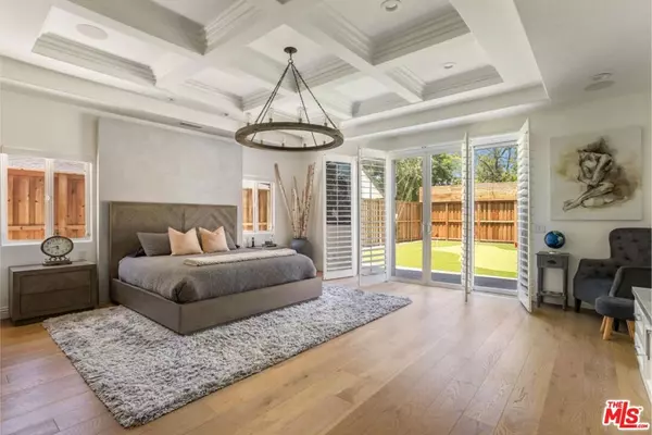 Woodland Hills, CA 91367,22623 Califa ST