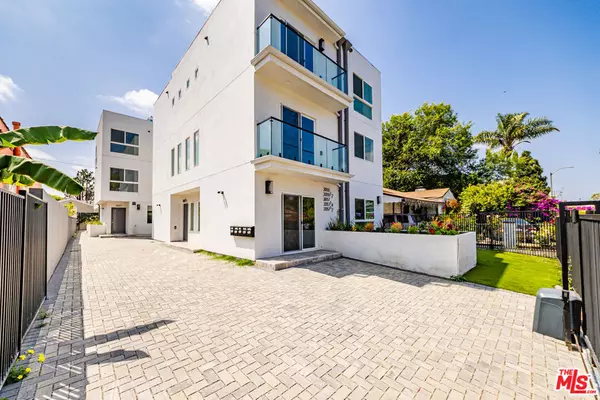 Los Angeles, CA 90034,2055 1/2 S Garth AVE