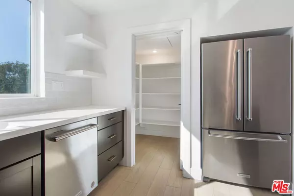 North Hollywood, CA 91606,11220 W Lyon LN