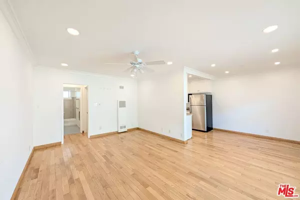 Santa Monica, CA 90403,1037 Euclid ST #D