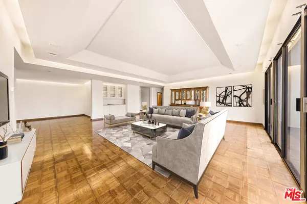 Los Angeles, CA 90035,1220 Roxbury DR #302