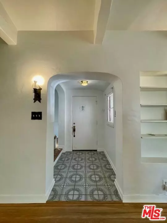 North Hollywood, CA 91602,11151 Sarah ST