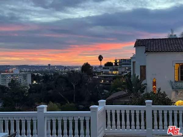 Los Angeles, CA 90068,2002 Hillcrest RD