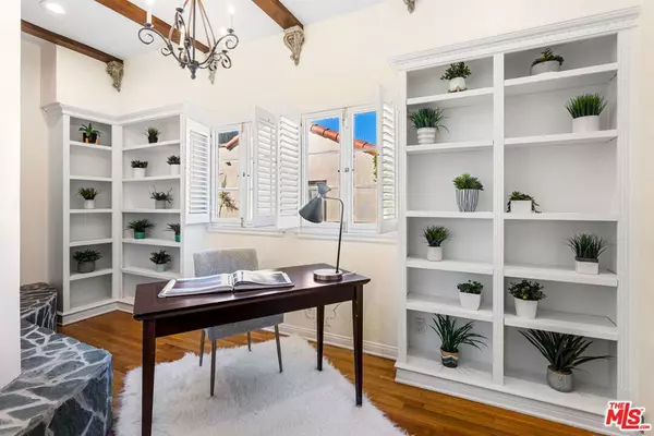 Los Angeles, CA 90048,6300 Drexel AVE