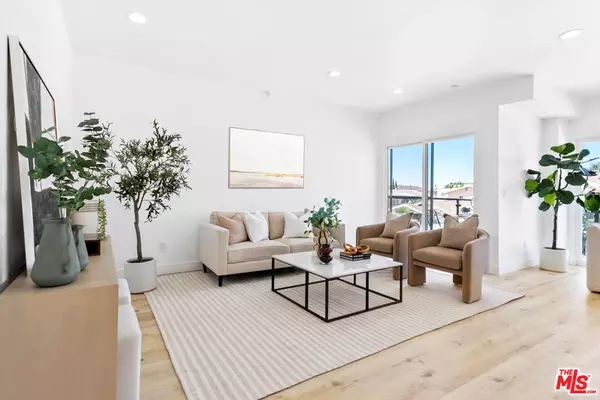 Los Angeles, CA 90004,542 1/2 N Serrano AVE