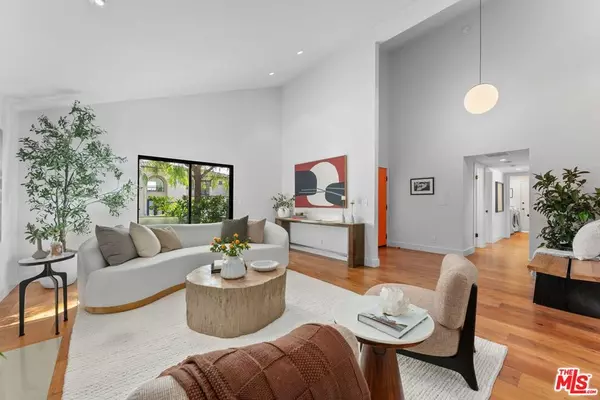 Los Angeles, CA 90068,6435 Innsdale DR