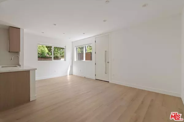 Sherman Oaks, CA 91403,15209 Morrison ST