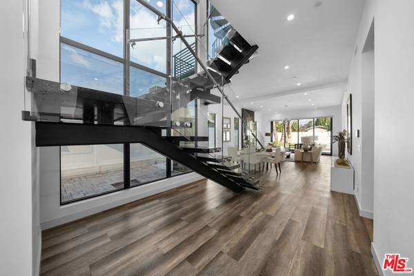 Sherman Oaks, CA 91411,5812 Willis AVE