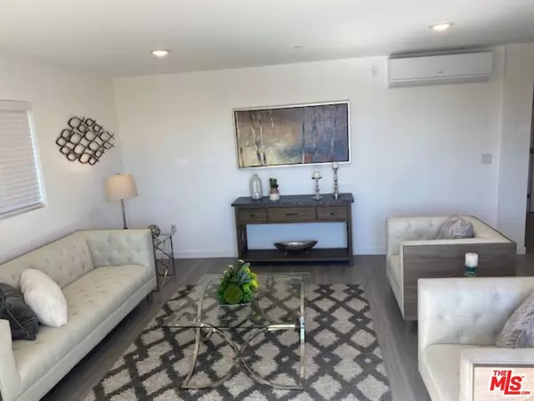 Los Angeles, CA 90034,8631 Olin ST #2