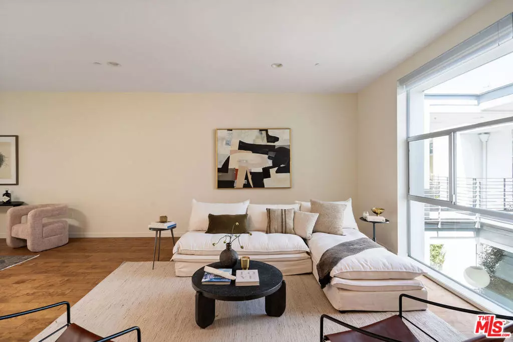 Marina Del Rey, CA 90292,3119 Via Dolce #302