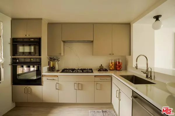 Los Angeles, CA 90049,11847 Gorham AVE #302