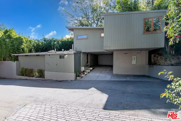 10410 Quito LN, Los Angeles, CA 90077