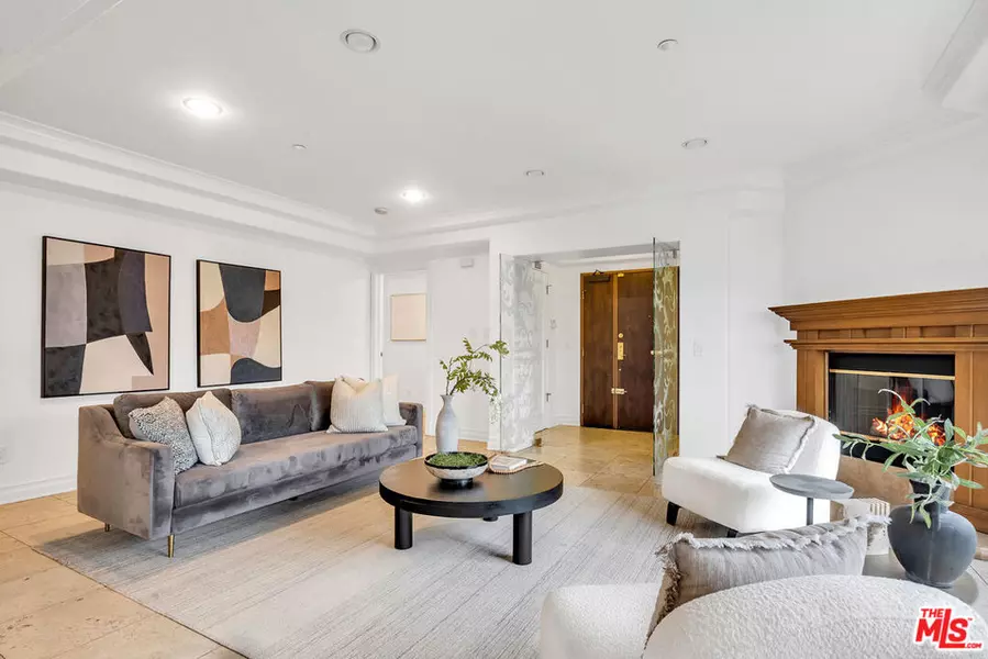 871 GRANVILLE AVE #301, Los Angeles, CA 90049