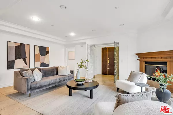 Los Angeles, CA 90049,871 GRANVILLE AVE #301