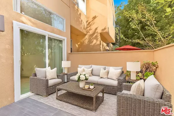 Tarzana, CA 91356,18730 Hatteras ST #23