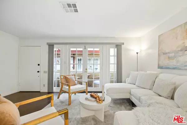 Van Nuys, CA 91405,7422 Hazeltine AVE #7