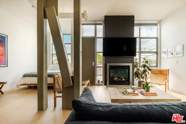 Santa Monica, CA 90404,1912 Broadway #205