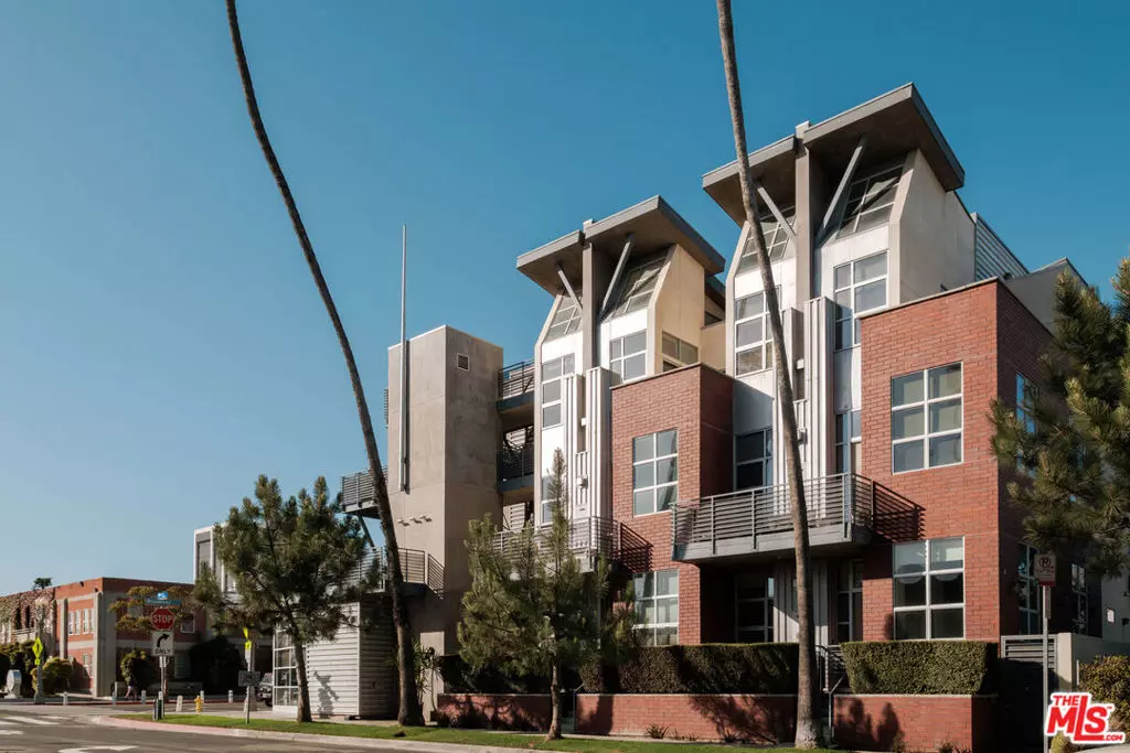 Santa Monica, CA 90404,1912 Broadway #205