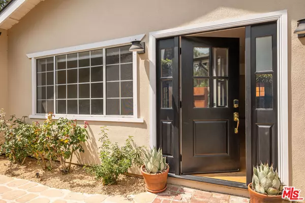 Woodland Hills, CA 91364,5239 San Feliciano DR