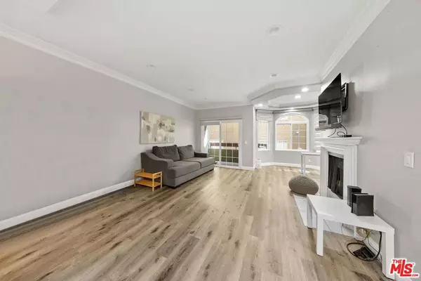 Sherman Oaks, CA 91423,4301 Fulton AVE #103