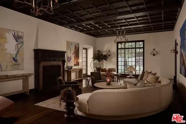 Los Angeles, CA 90020,545 S Rimpau BLVD