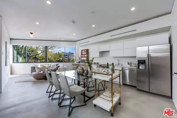 West Hollywood, CA 90069,857 Hilldale AVE