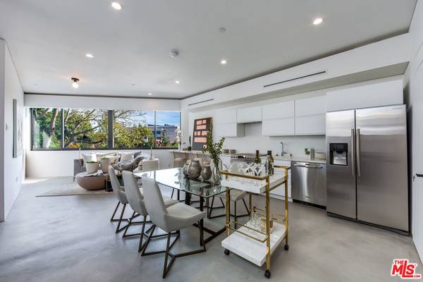 West Hollywood, CA 90069,857 Hilldale AVE