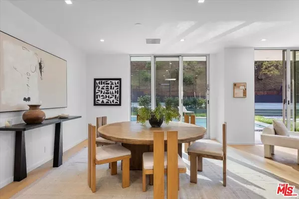 Beverly Hills, CA 90210,1836 Loma Vista DR