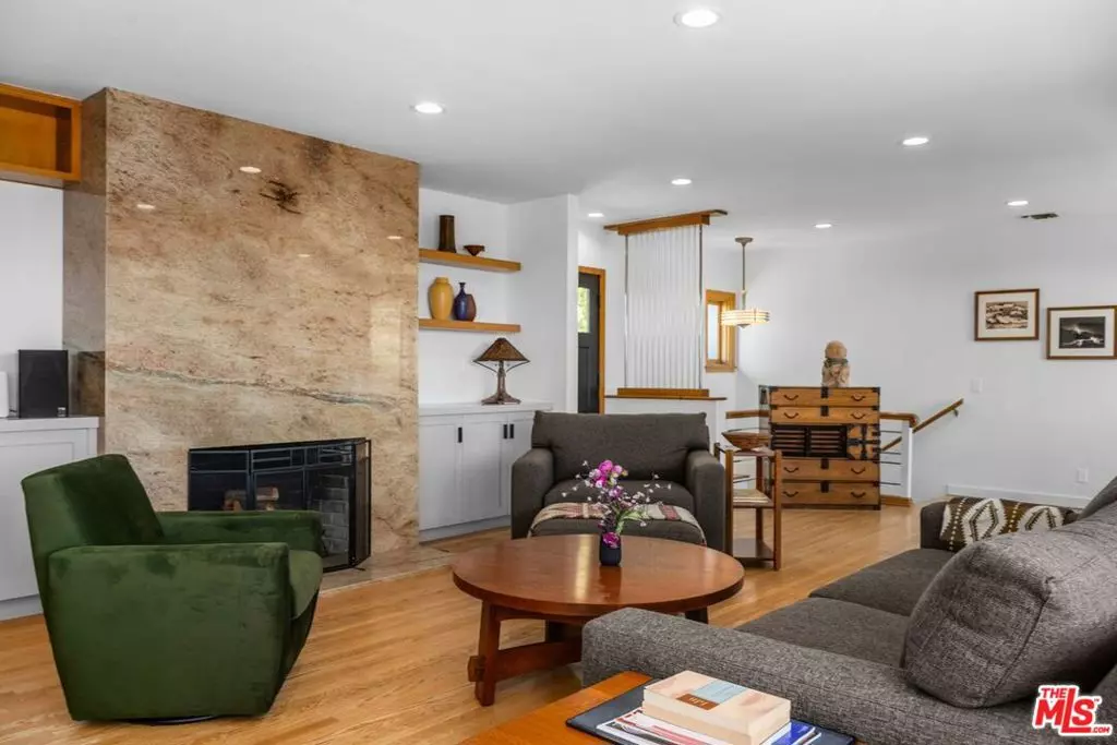 Sherman Oaks, CA 91423,13201 Cheltenham DR