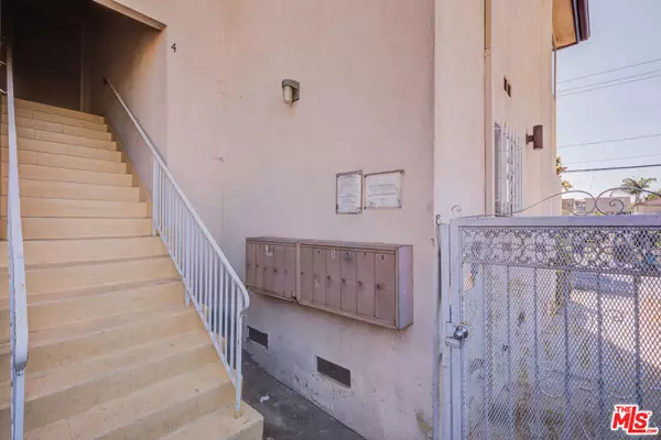 Inglewood, CA 90302,305 E Plymouth #A