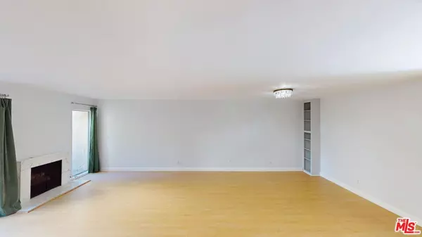 Sherman Oaks, CA 91403,5115 Kester AVE #7