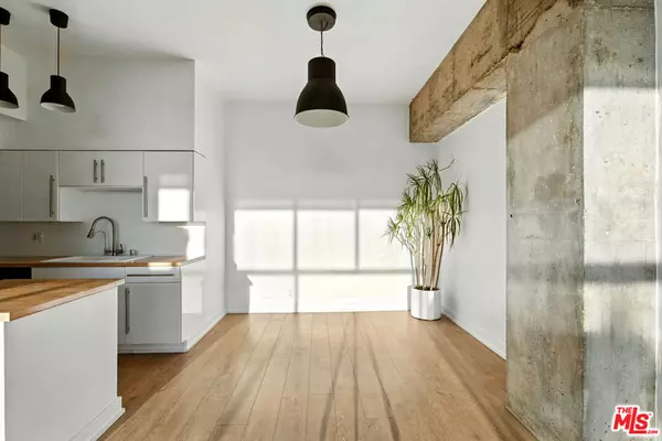 West Hollywood, CA 90069,1155 N La Cienega BLVD #5