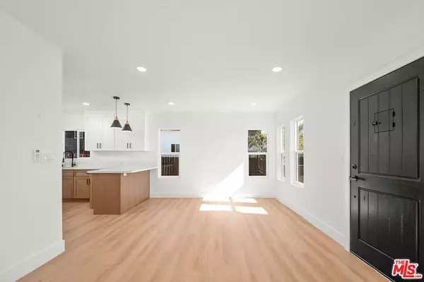 Compton, CA 90221,3641 E Elizabeth ST