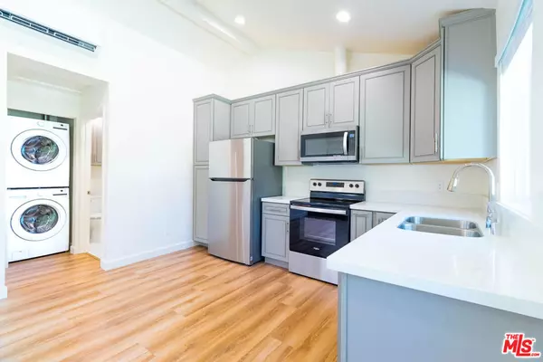 Northridge, CA 91324,8326 Beckford AVE